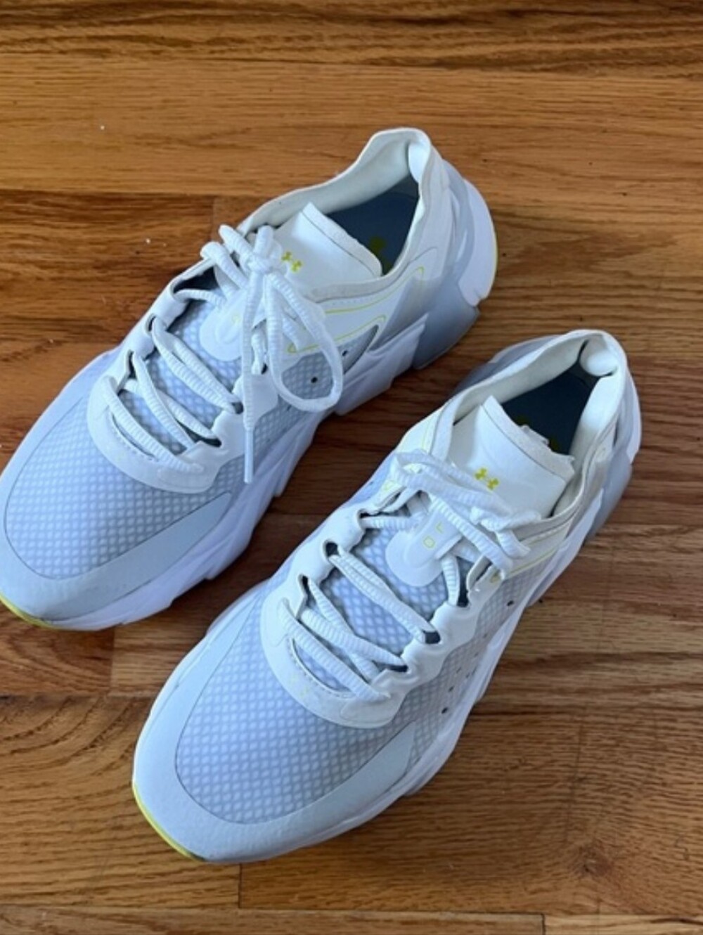 In Very Good Condition Under Armour Halo Trainer in size US7
